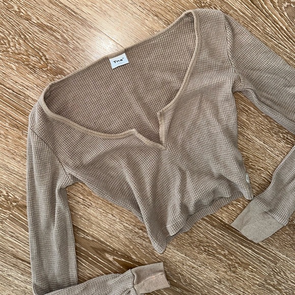 TNA Waffle Scoopneck Longsleeve Aritzia in beige✨ - Picture 2 of 4